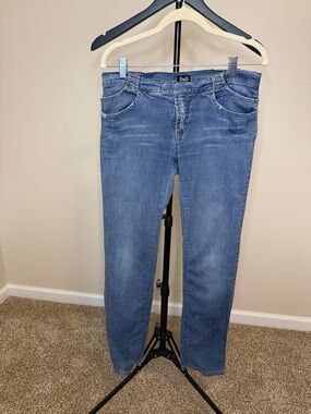 Dolce and Gabbana D&G Authentic  Vintage Straight-Leg Jeans in Medium Blue Wash